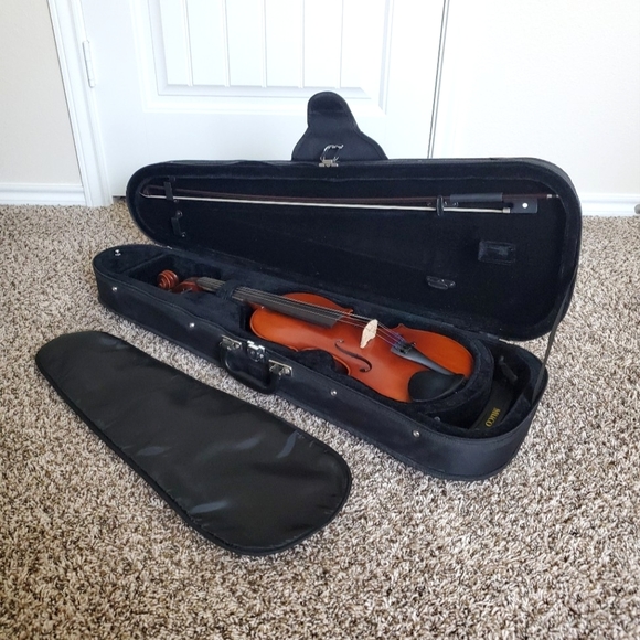 ๐ป Amati's Fine Instruments Model #100 Refurbished Violin Outfit - Picture 4 of 16